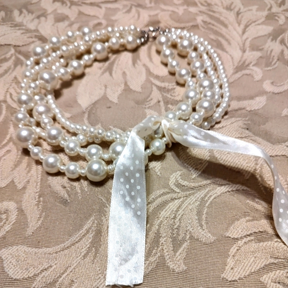 🩷🤍🩷 Luscious Vintage Multi-Strand Dimensional Pearl & Pink Ribbon Necklace - Picture 9 of 11